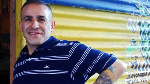 "Negro Pablo", el histórico personaje de Okupas que es fanático de Boca