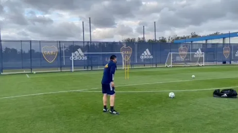 Intacto: apareció un video de Riquelme pateando tiros libres en el predio de Ezeiza