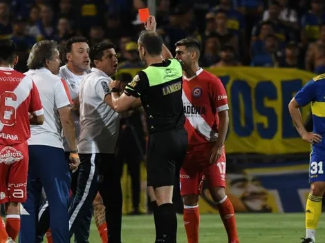 El extraño reclamo de un jugador de Argentinos: “Los líneas levantan antes de tiempo”