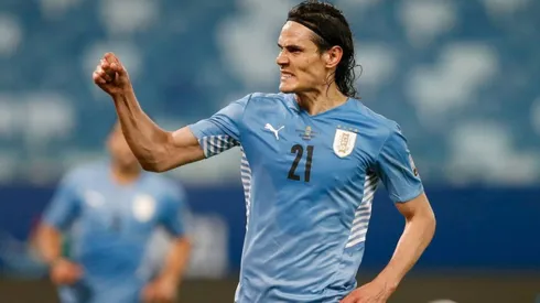 Sorpresa total por Cavani: en Uruguay dicen que "evalúa la oferta de Boca"
