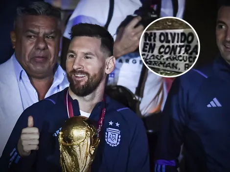 "Ni olvido ni perdón": apareció un durísimo pascalles nombrando a varios periodistas en Ezeiza