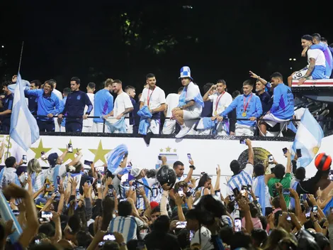 No solo el Papu Gómez: el otro crack de la Selección que apareció con un vaso de Boca en los festejos