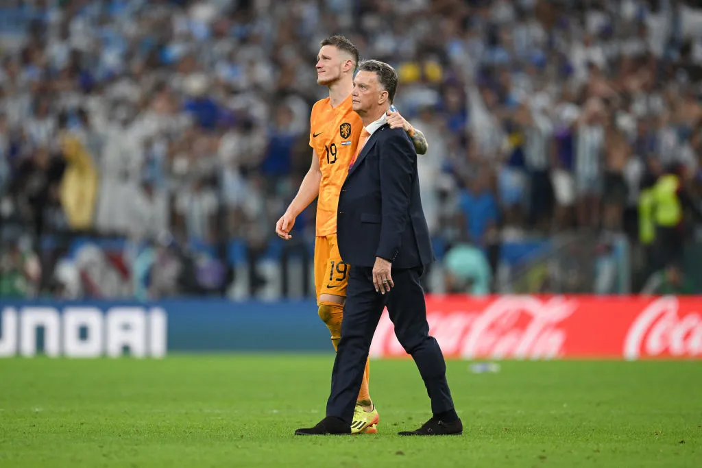 Wout Weghorst y Van Gaal (Getty)