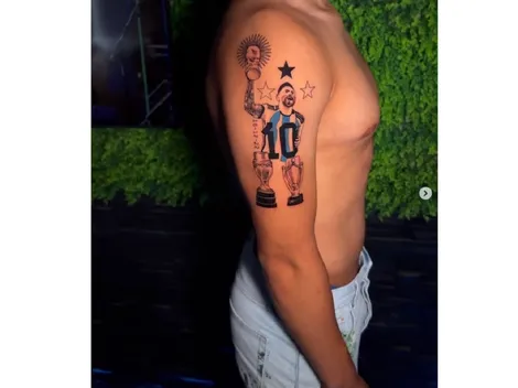 Muy fanático: un jugador de Boca se hizo un tatuaje gigante de Messi