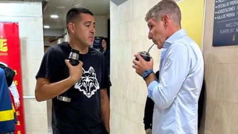 Los ídolos comparten unos mates. Foto: Prensa Villarreal.