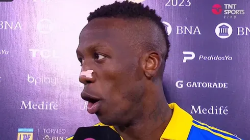 Advíncula, una de las figuras del partido. Foto: Captura