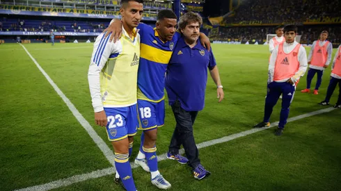 Así se retiró del campo el domingo. Foto: Getty.