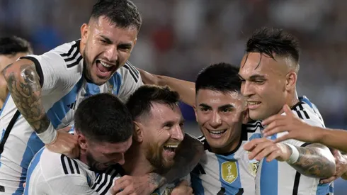 Thiago Almada y Leandro Paredes, dos debilidades de Román.