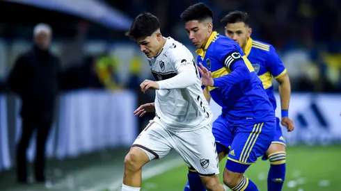 BUENOS AIRES, ARGENTINA – NOVEMBER 20: Luis Vazquez of Boca Juniors celebrates after scoring during a match between Boca Juniors and Sarmiento as part of Torneo Liga Profesional 2021 at Estadio Alberto J. Armando on November 20, 2021 in Buenos Aires, Argentina. (Photo by Daniel Jayo/Getty Images)