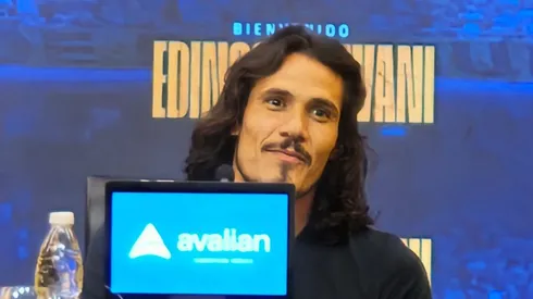 Edinson Cavani en su conferencia de presentación en Boca.