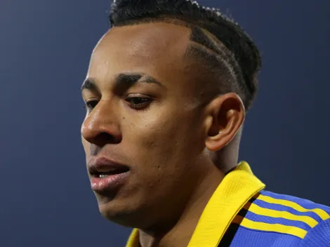 La situación de otro compañero complicó el futuro de Villa y ahora cambió el panorama: "Es la única salida"