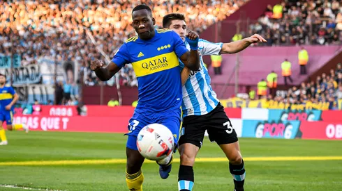 Advíncula contra Mura, en Lanús. Foto: Getty