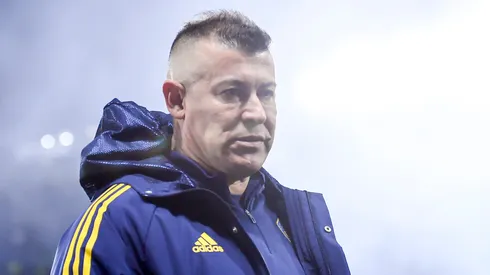 Almirón lo piensa. (Getty)