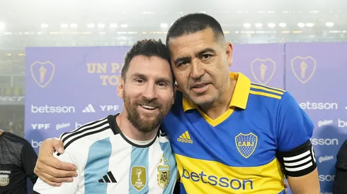 Román y Leo, juntos en La Bombonera. Foto: Boca Oficial