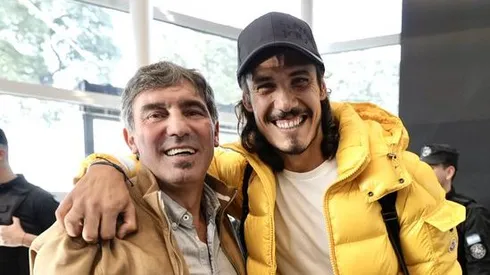 Edinson Cavani y "Manteca" Martínez
