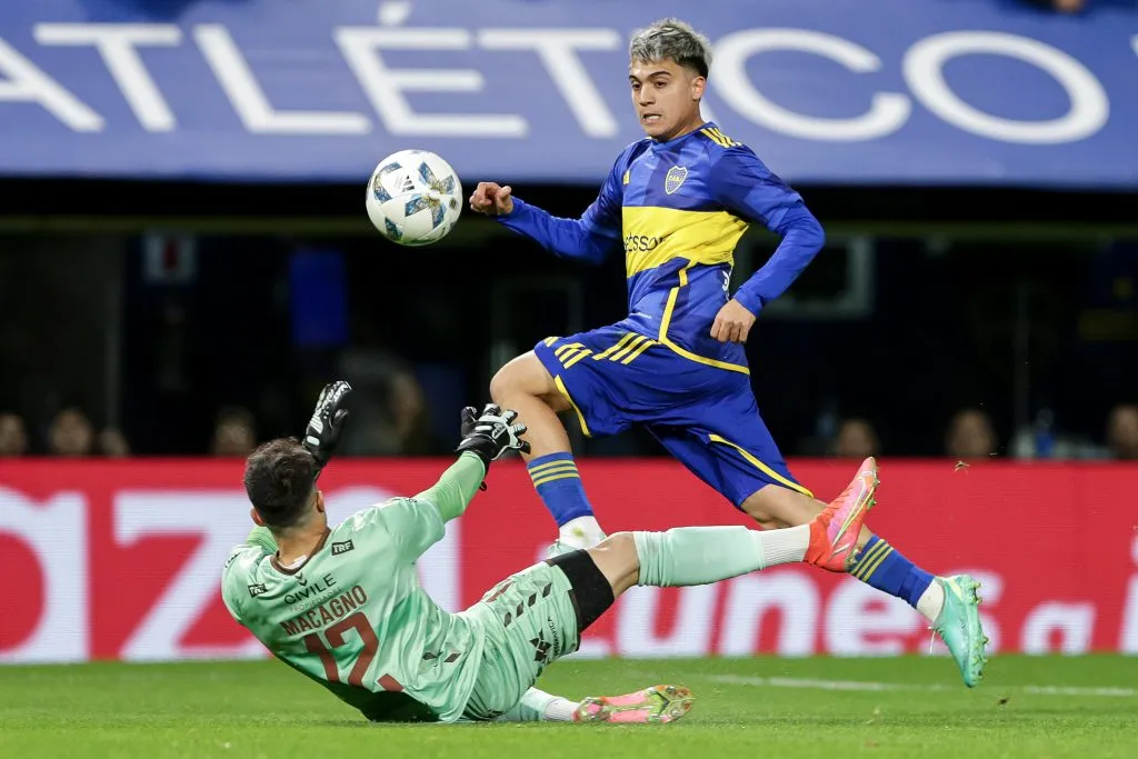 Su gol ante Platense. Foto: Getty