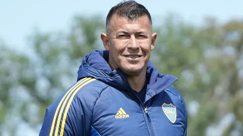 Almirón paró un once y dio indicios. (Prensa CABJ)