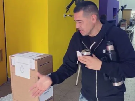 Riquelme fue a votar y todos los hinchas buscaron el 7 oculto en la foto
