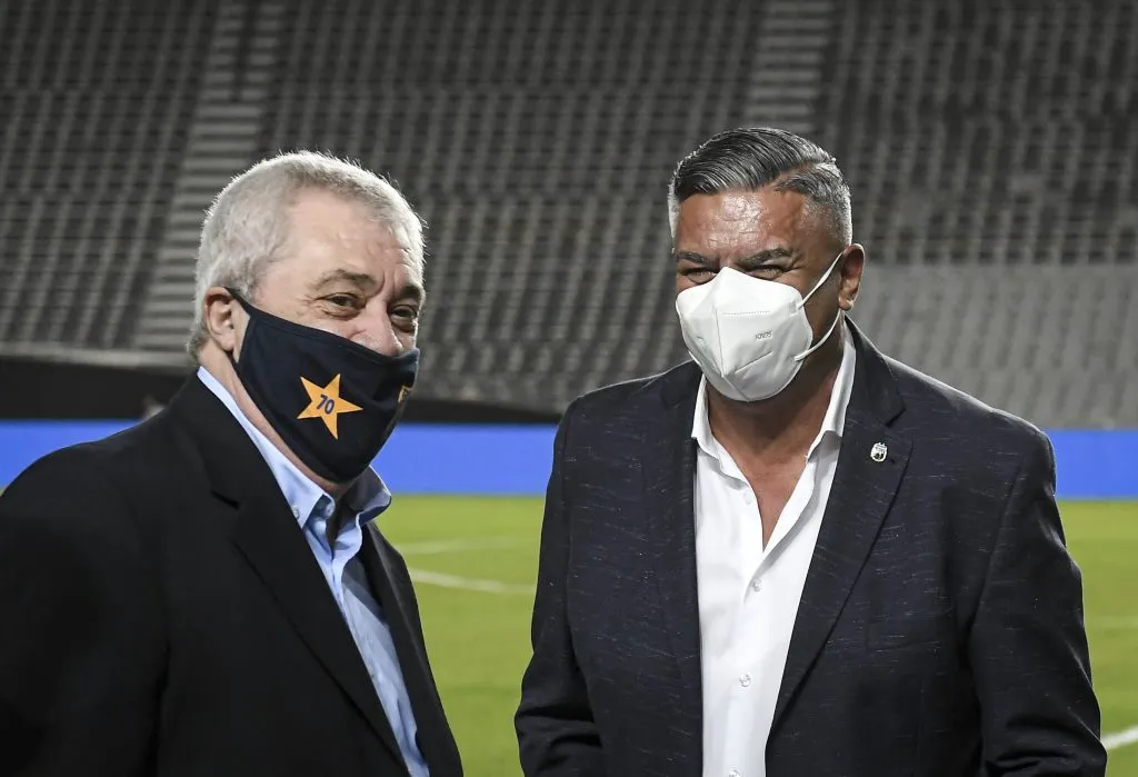 Jorge Ameal junto a Claudio Tapia. (Getty)