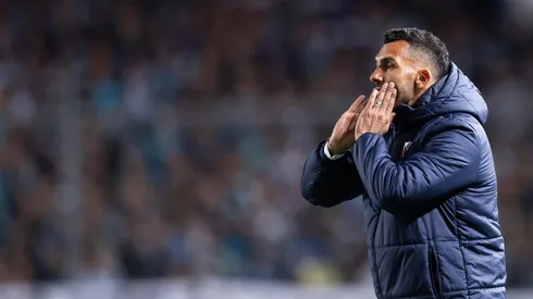 Carlos Tevez sufrió un accidente doméstico. Ya se encuentra bien y dirigirá ante Barracas Central. (Prensa Independiente)