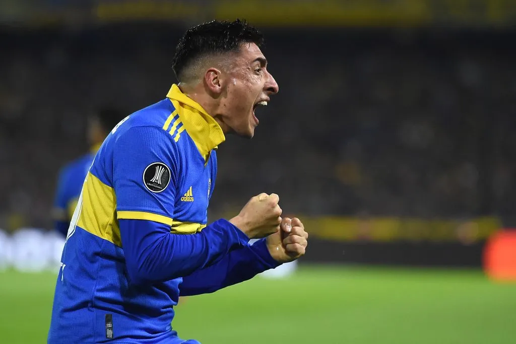 La boca llena de gol: Miguel festeja en La Bombonera (Getty)