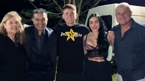 El crack de Boca festejó Navidad en familia.