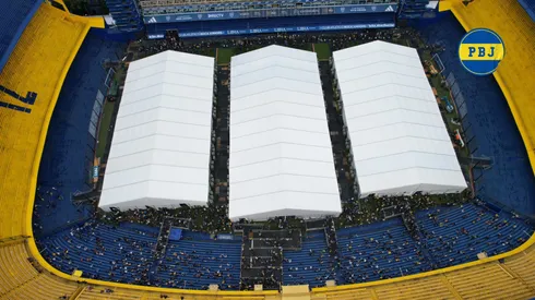 Las elecciones de Boca fueron en el campo de juego de La Bombonera.