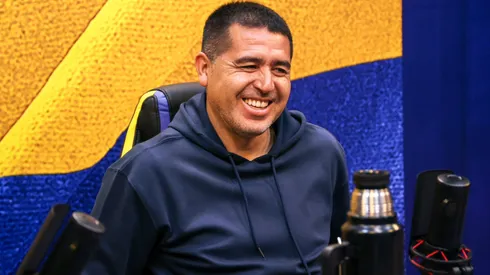 La sorpresiva historia con la camiseta de Riquelme. Foto: Manuel Calabró.