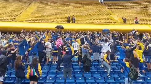 El nuevo cantito de los hinchas de Boca para Macri. Foto: Captura