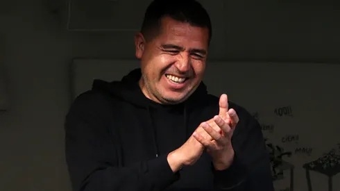 Román protagoniza un mural cerca de La Bombonera. (Getty)