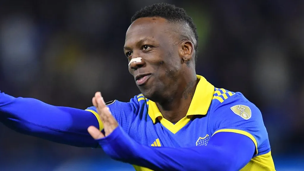 Advíncula renovará su contrato en Boca. Foto: Getty