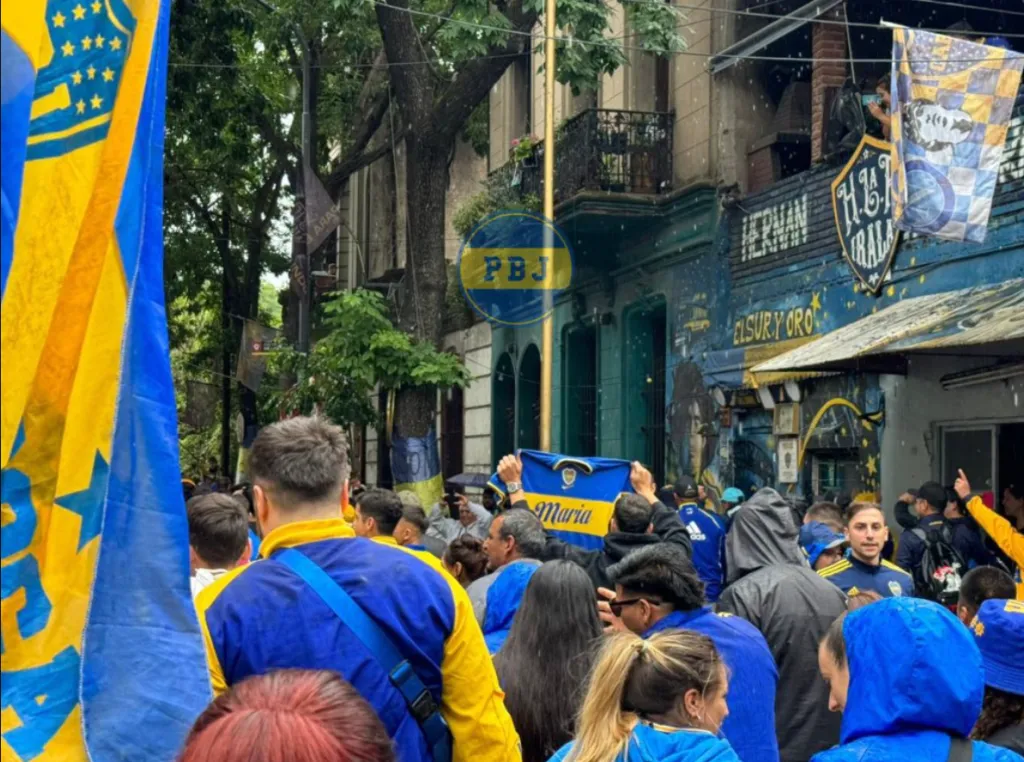 La remera especial para “La María”, la mamá de Juan Román Riquelme.