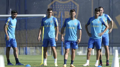 Boca entrenando en el Predio
