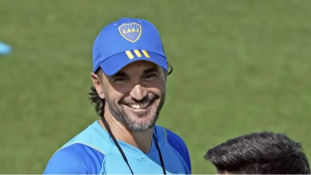 Diego Martínez sigue probando alternativas en Ezeiza. (Boca)