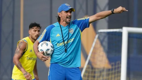 Diego Martínez paró un equipo titular con una sorpresa. (Boca Oficial)