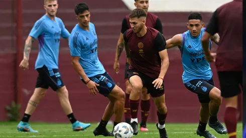 Presencia azul y oro en el amistoso ante Lanús. Foto: AFA