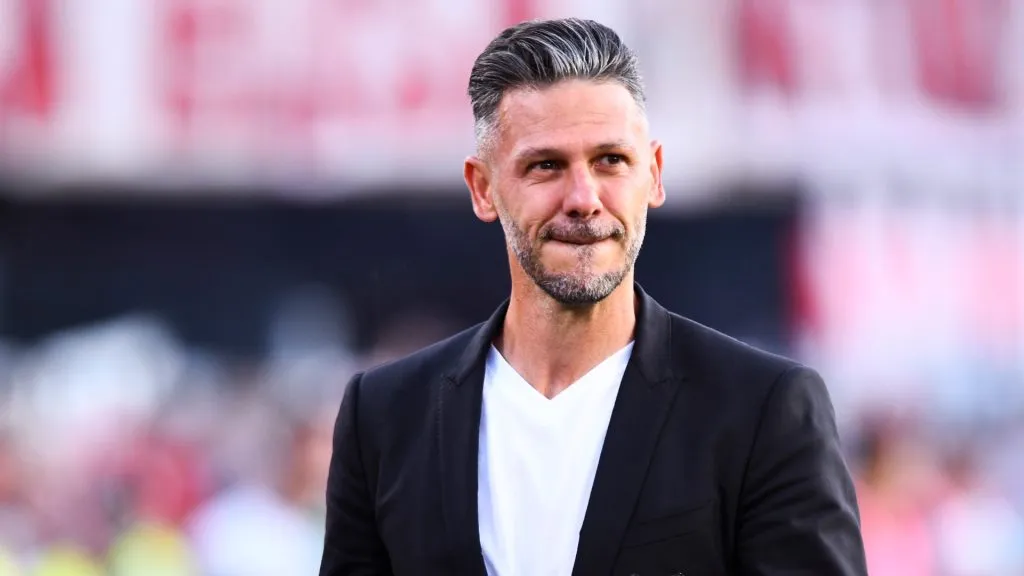 Demichelis evaluaría una línea de 5 para el Superclásico. Foto: Getty