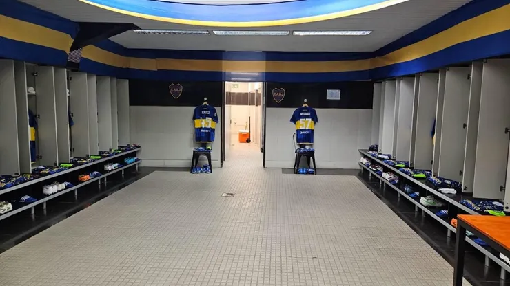 Así quedó decorado el vestuario de Boca en el Monuental. Foto: Emiliano Raddi. 