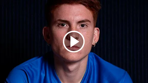 El Colo se presentó en el Brighton. (@officialbhafc)