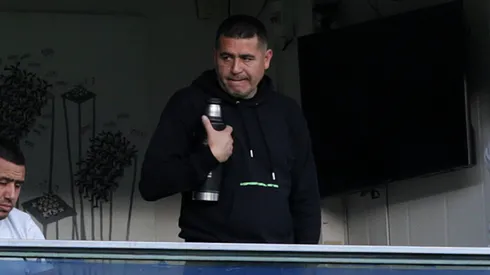 Román, en su palco de La Bombonera con el mate. (Getty)
