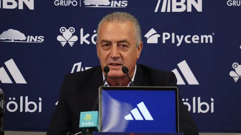 Alfaro tiene problemas para dirigir a los ticos. Foto: Costa Rica Oficial