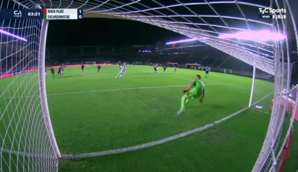 El adelantamiento de Armani. (Captura TyC Sports)