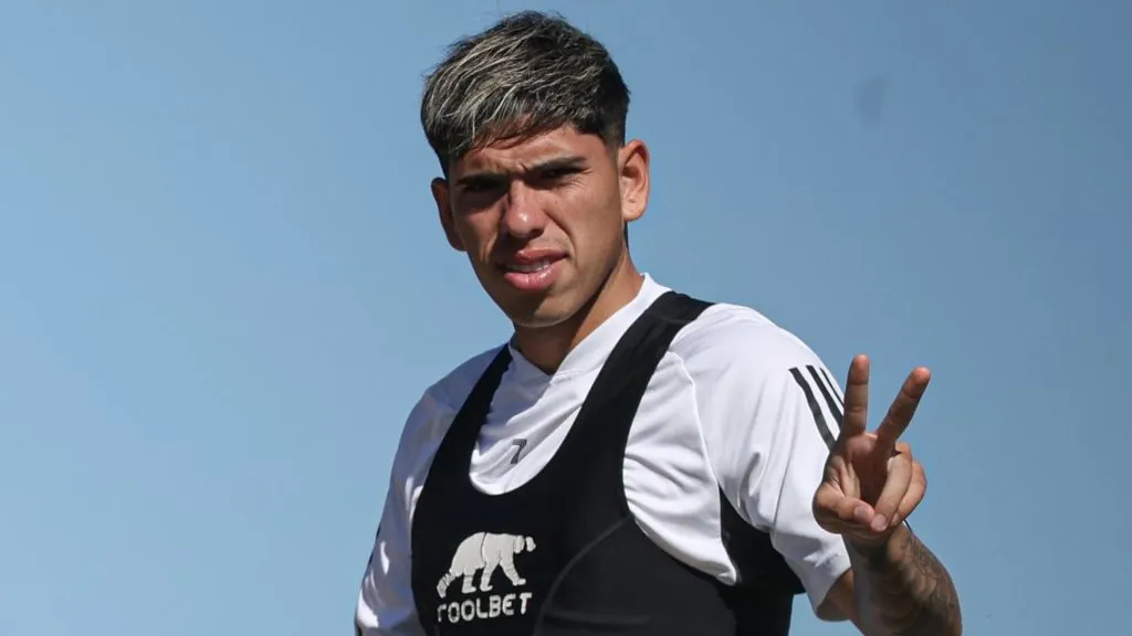 Palacios reconoció un diálogo con Riquelme. Foto: Colo Colo Oficial