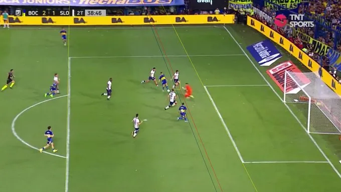 La posición de Miguel Merentiel en el gol de Boca (Imagen: TNT Sports)