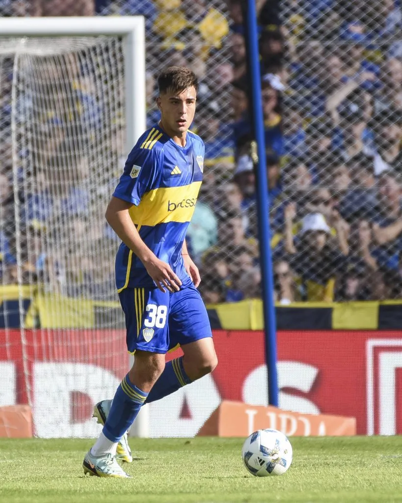 Anselmino, seguido de cerca por el Real Madrid. (Imago)