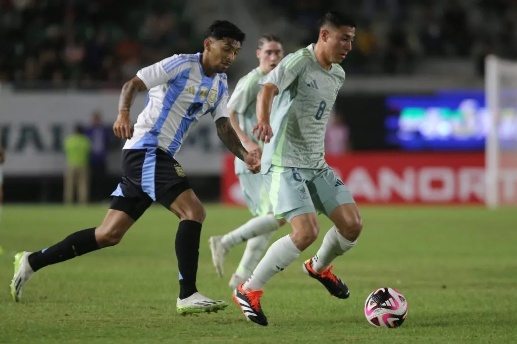 Cristian Medina en Argentina vs. México (Imago)
