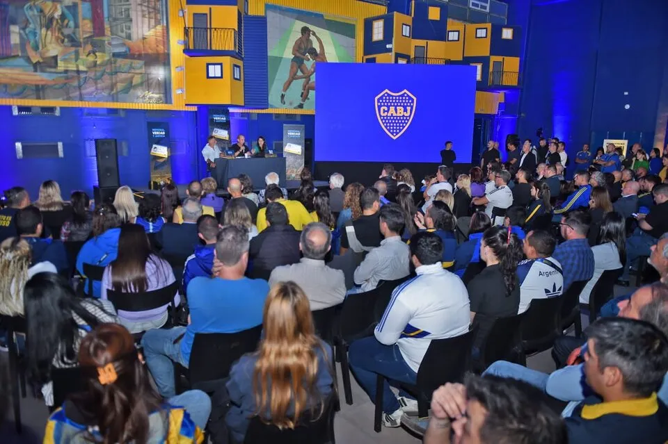 Buena concurrencia en un acto especial para socios y socias de Boca.