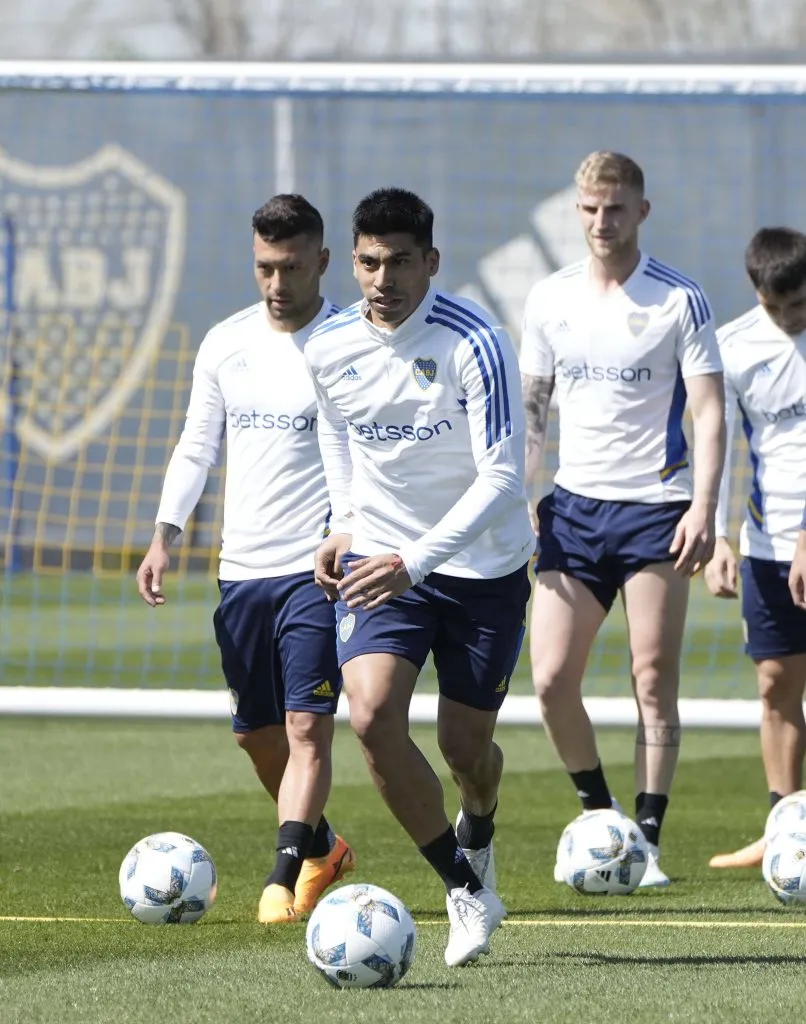 Juan Ramírez en la práctica de Boca. (Imago)