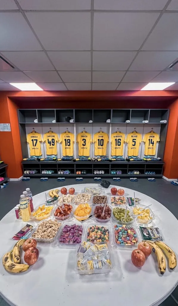 El vestuario de Boca, repleto de caramelos. Foto: Brian Werber