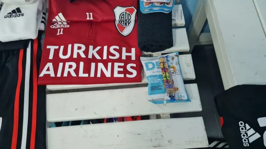 Caramelos, también en el vestuario de River.